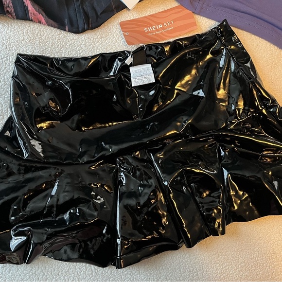 Bustier Burlesque Style Bundle. 3 items. NWT. Sizes XS/2 (skirt) & S (tops) - Picture 5 of 6